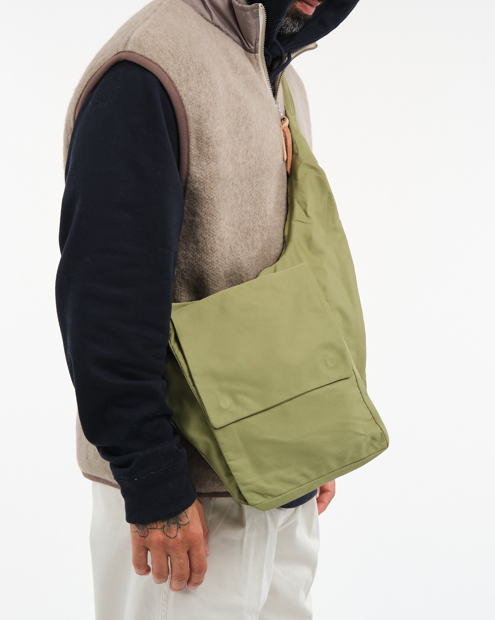 ARCS LONDON Sample Sling Bag Moss Meadow