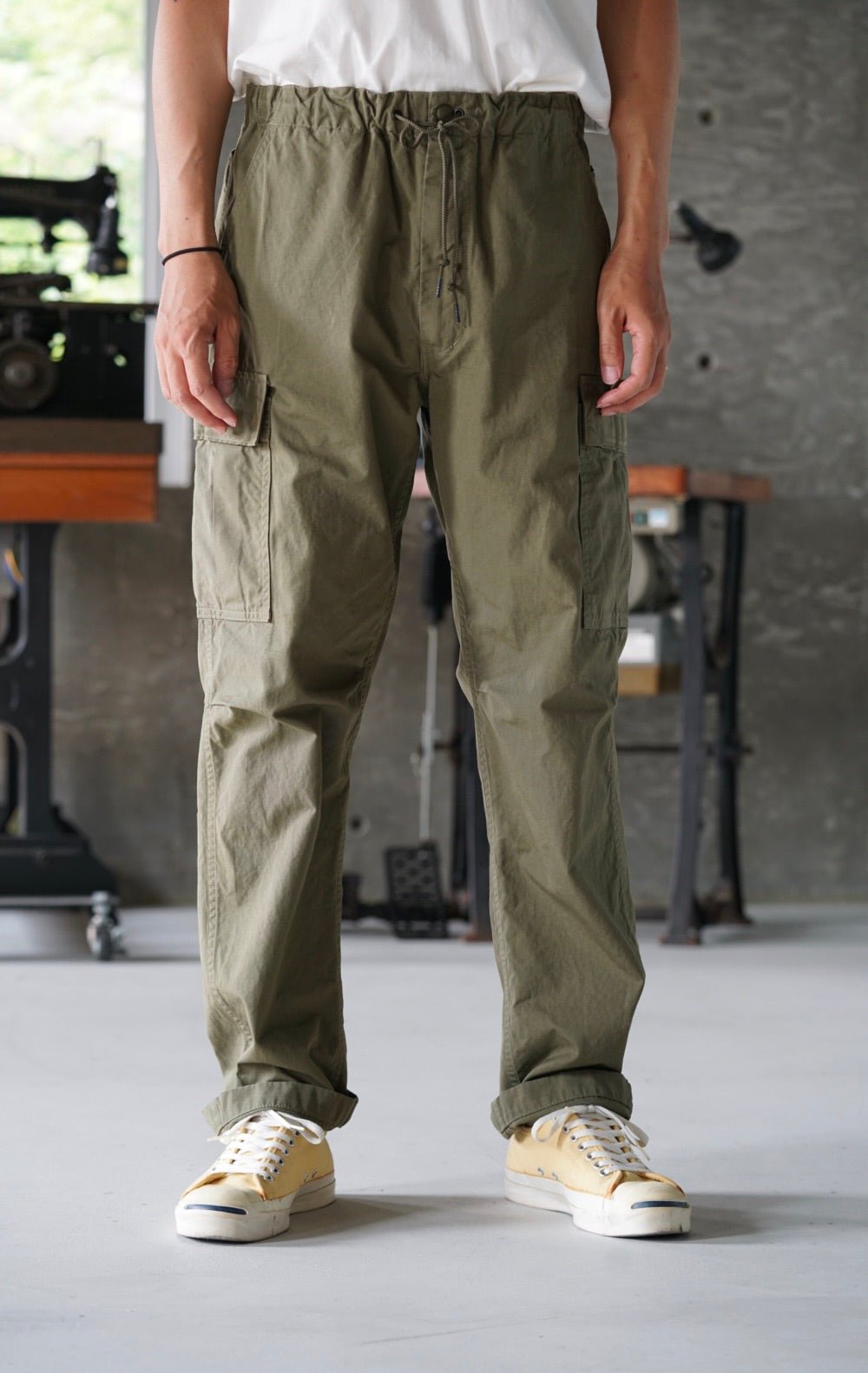 EASY CARGO PANTS ARMY GREEN - Meadow