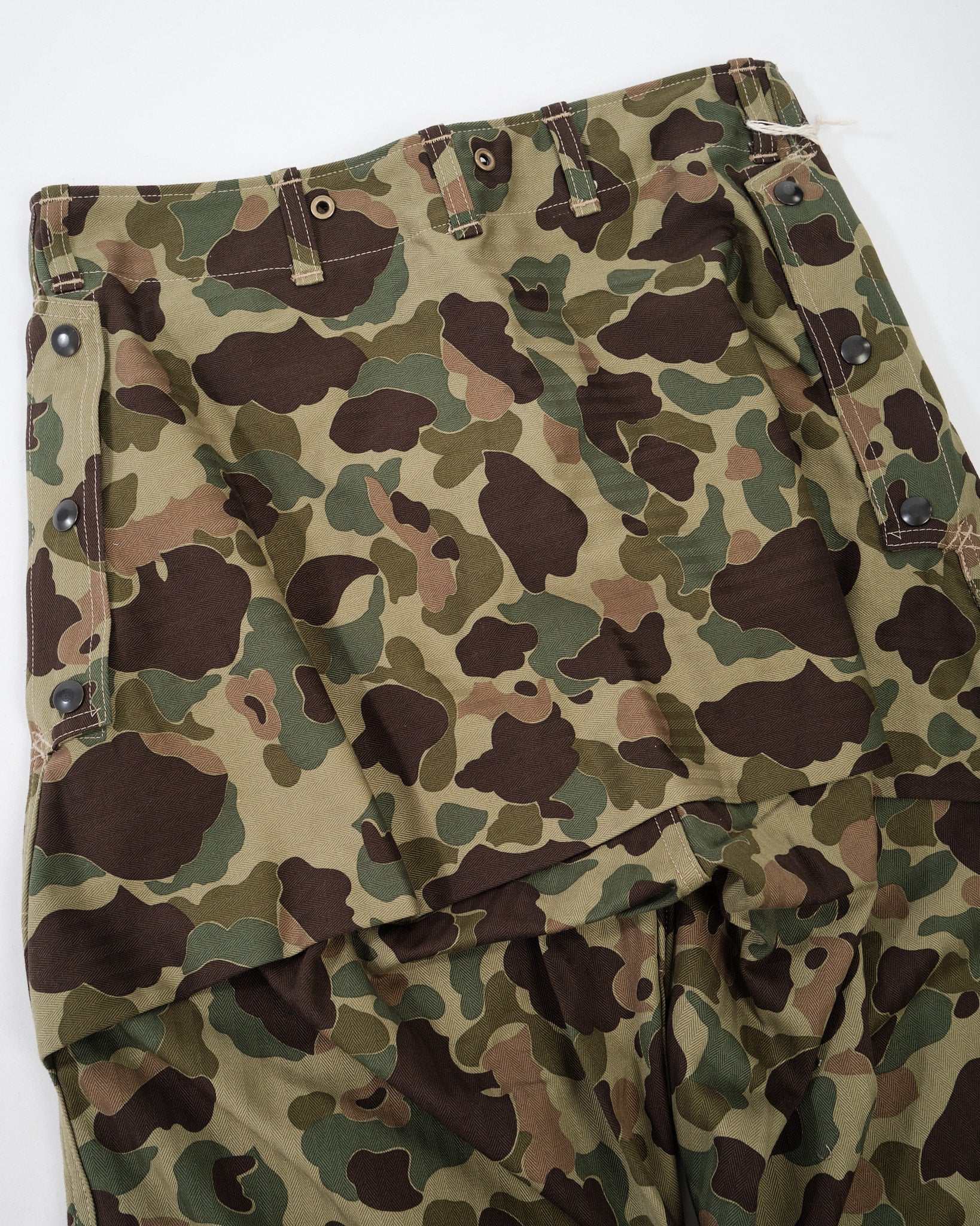 MP26001 P1944 REVERSIBLE FROGSKIN CAMOUFLAGE TROUSERS GREEN | Meadow MP26001 P1944 REVERSIBLE FROGSKIN CAMOUFLAGE TROUSERS GREEN | Meadow