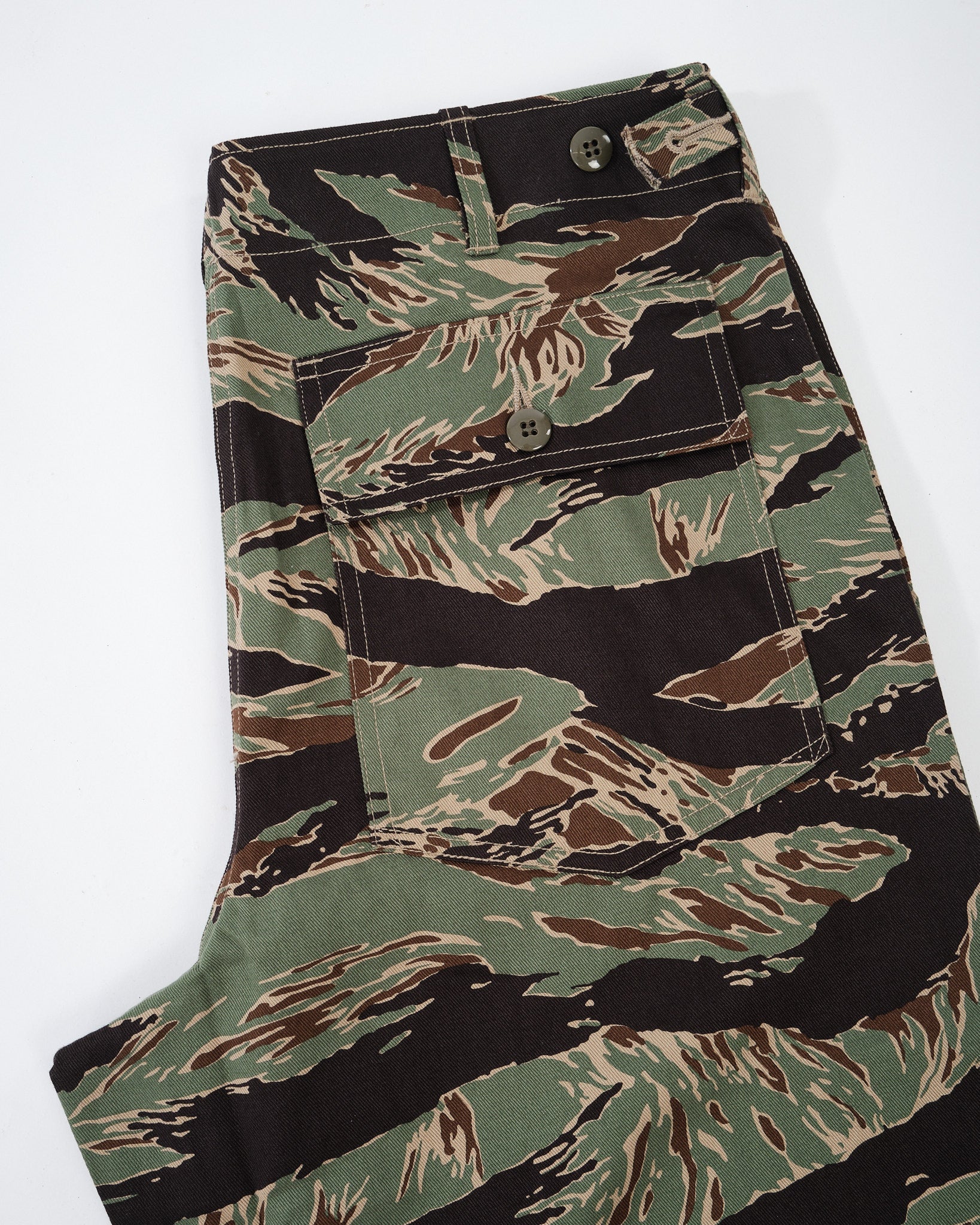 MP26003 TIGER CAMOUFLAGE CIVILIAN TROUSERS / JOHN WAYNE GREEN | Meadow