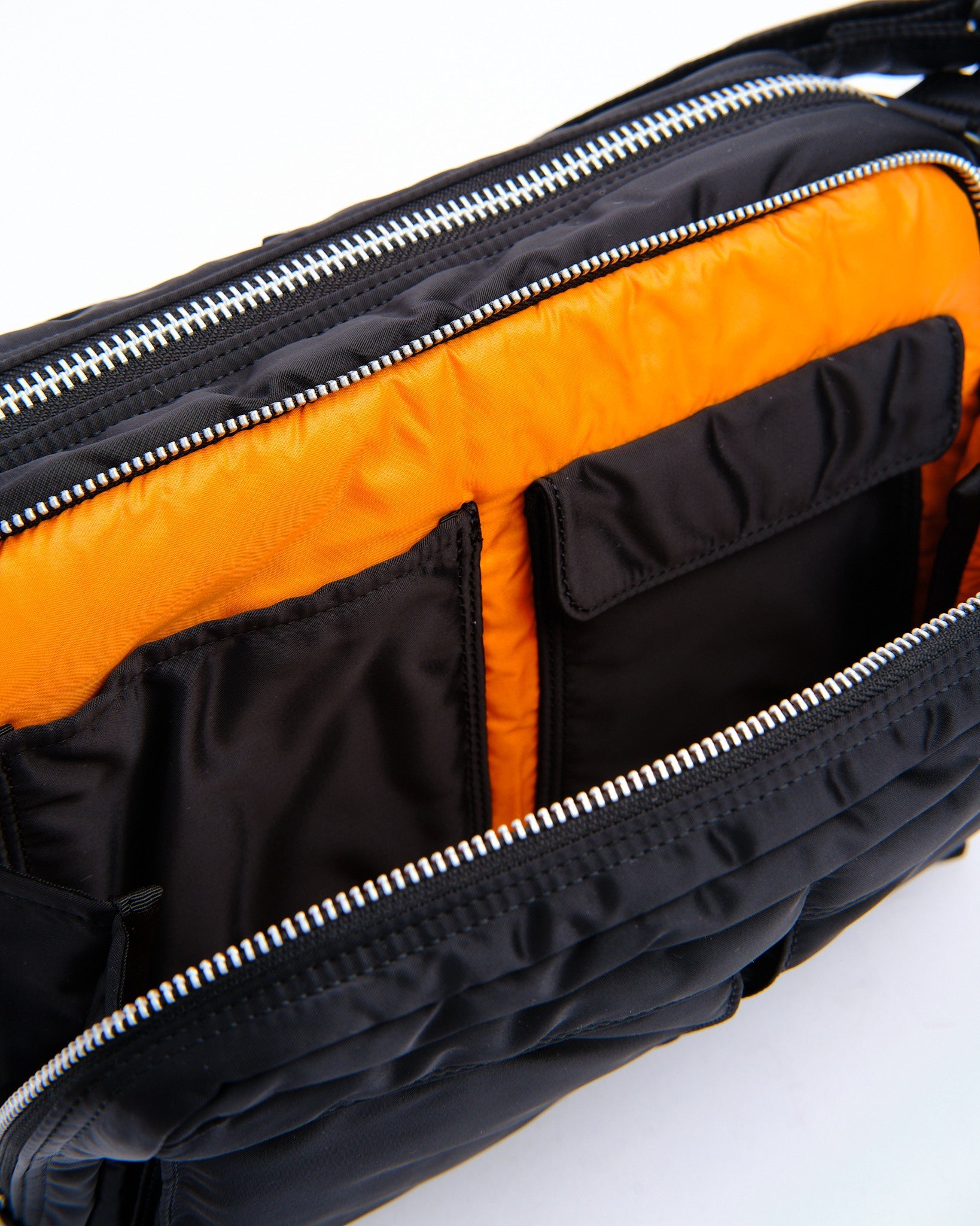 【現行】PORTER / TANKER SLING BAG / ブラック　最新型 TANKER(タンカー) SLING BAG | 吉田カバンホームページ