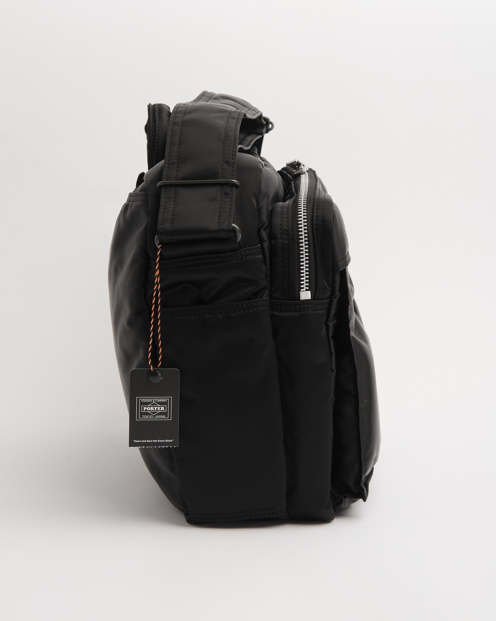 porter | New Tanker Sling Bag W Zip (XL) Black | meadow