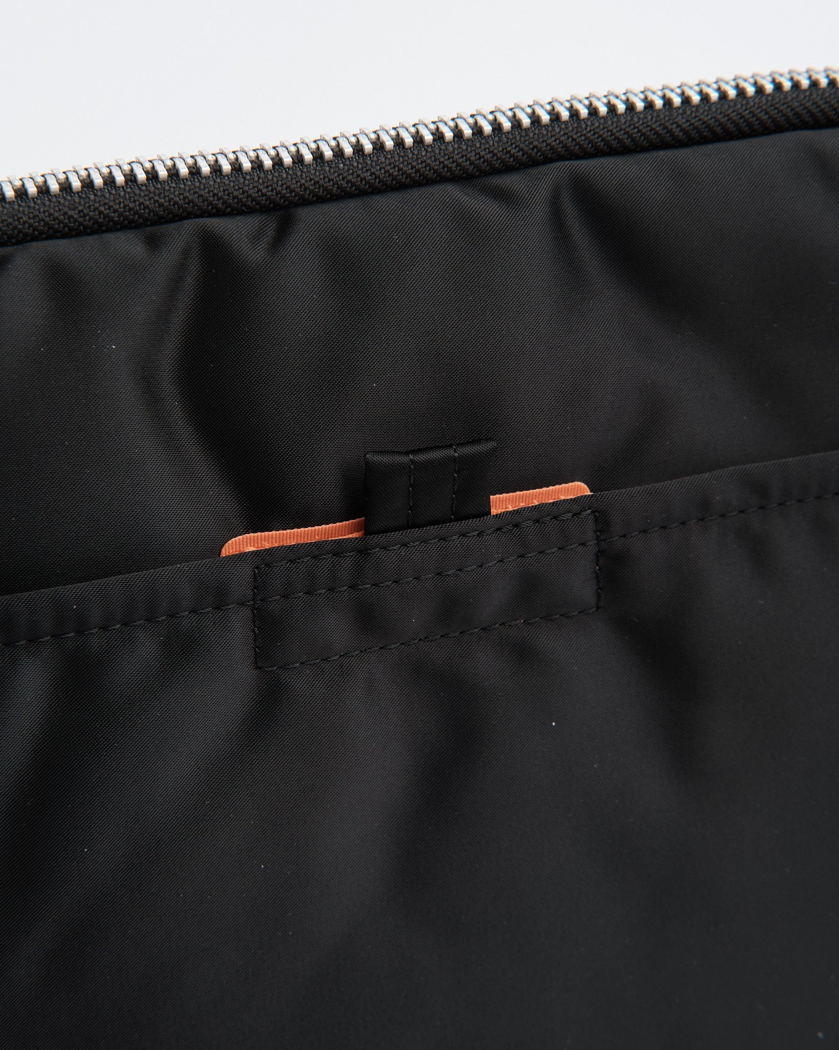 porter | TANKER Document Case Black | meadow