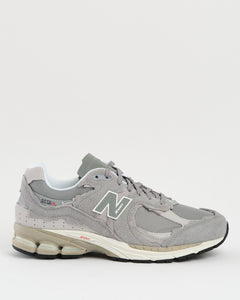 2002R Protection Pack SLATE GREY/BRIGHTON GREY M2002RDM from New Balance - photo №1. New Footwear at meadowweb.com