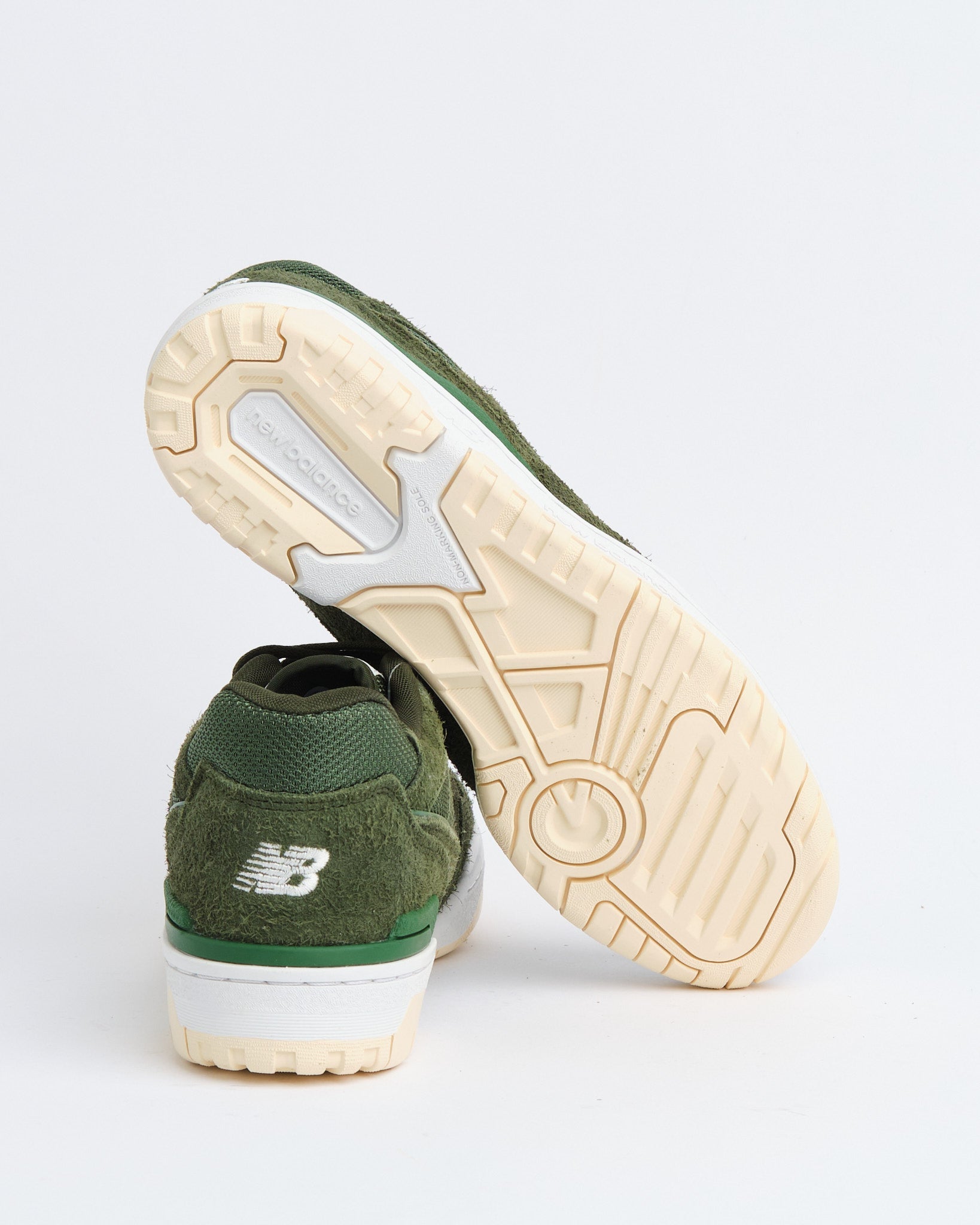 NEW BALANCE | 550 HAIRY SUEDE NORI/ KOMBU BB550PHB | MEADOW