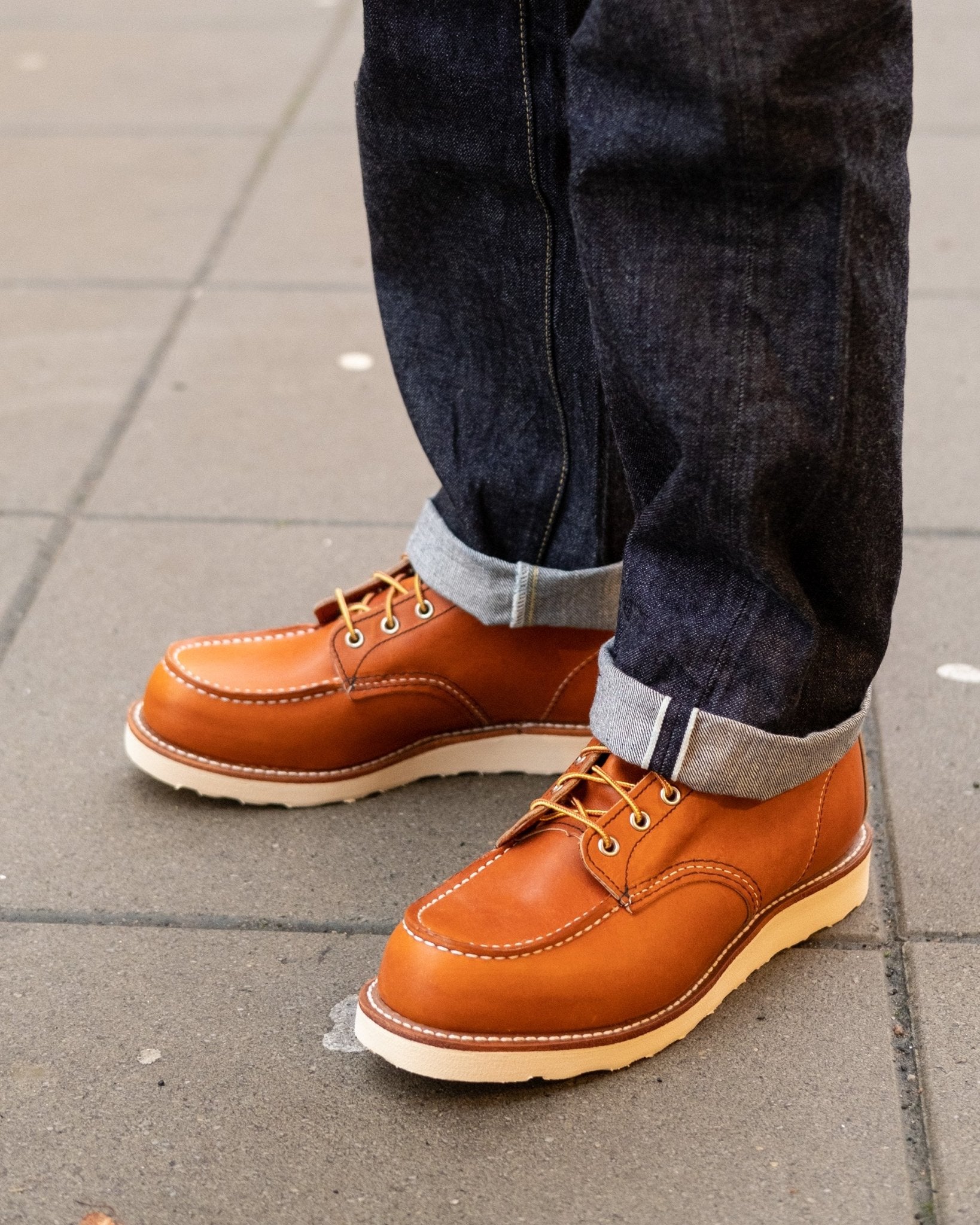 RED WING SHOES | 875 Classic Moc Toe in Oro Legacy | MEADOW