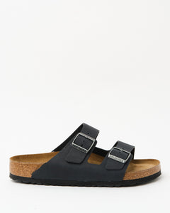 Arizona Soft Footbed Oiled Leather Black from Birkenstock - photo №1. New Footwear at meadowweb.com