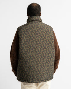 MIL Puff Vest Nylon Print Olive 67 from Beams+ - photo №10. New Vests at meadowweb.com