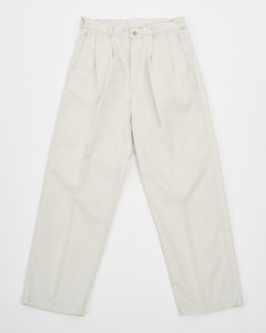 TWO TUCK WIDE TROUSERS IVORY from orSlow - photo №1. New Trousers at meadowweb.com